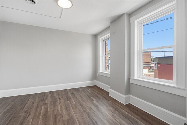 Building Photo - 293 Clemente St