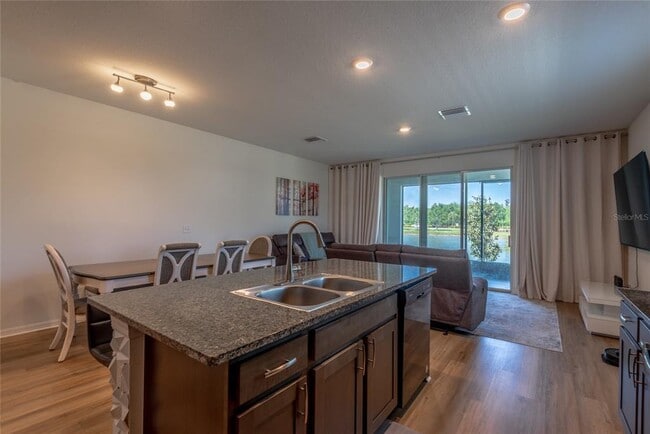 Building Photo - 3005 Suncoast Blend Dr