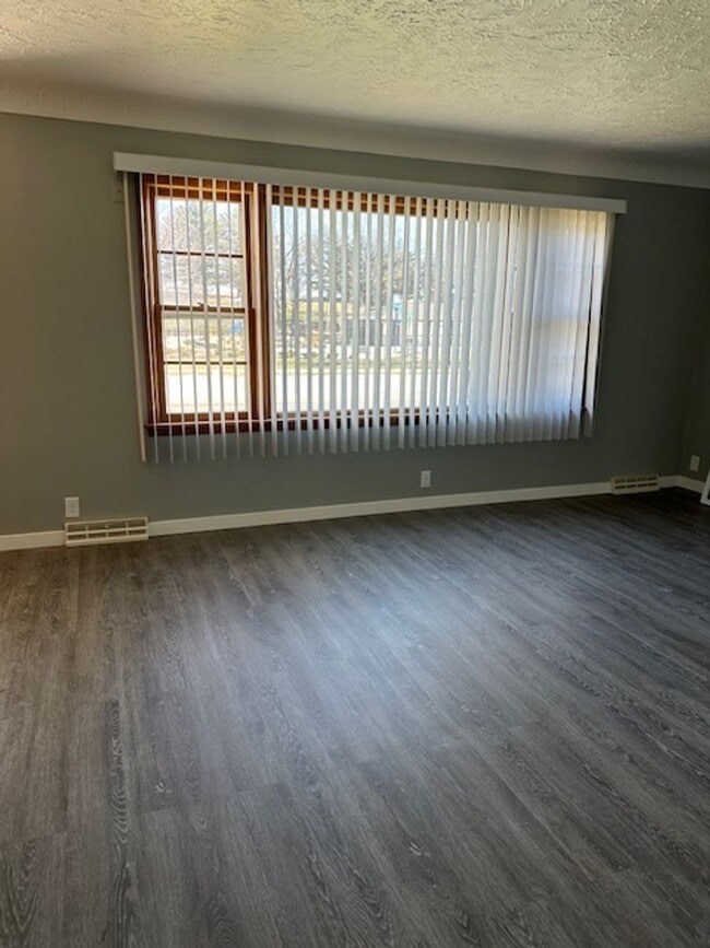 Building Photo - 537 Mildred Ave