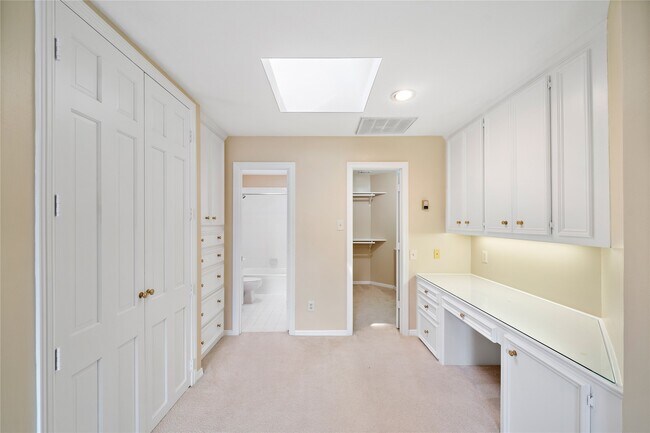 Building Photo - 13811 Muirfield Village Dr
