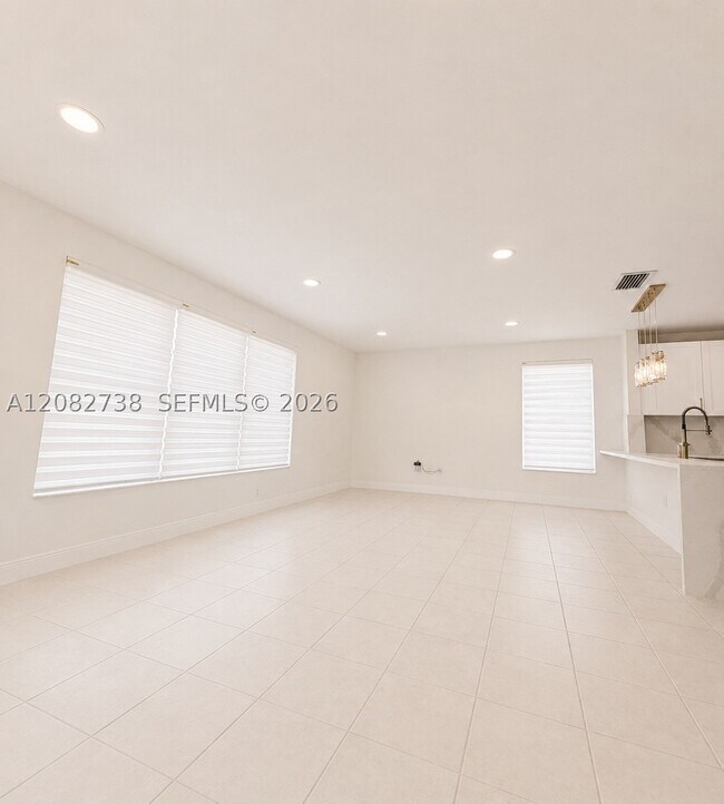 Building Photo - 14303 SW 159th Pl