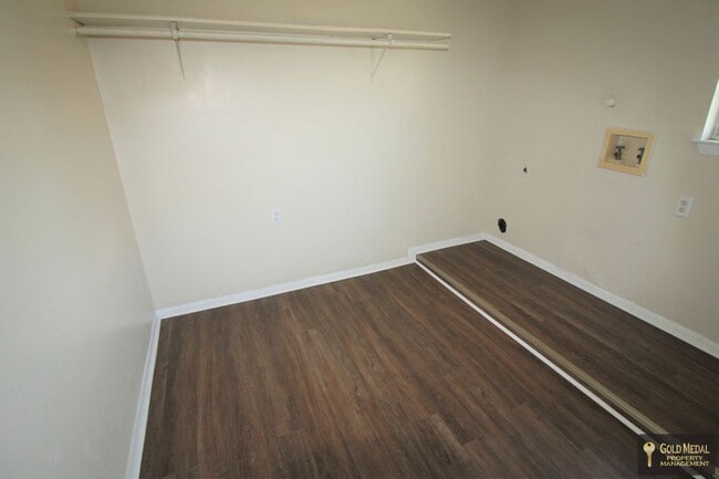 Building Photo - 1706 Cole St