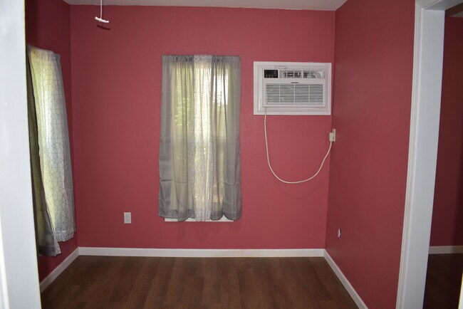 Building Photo - 816 Gene Alley