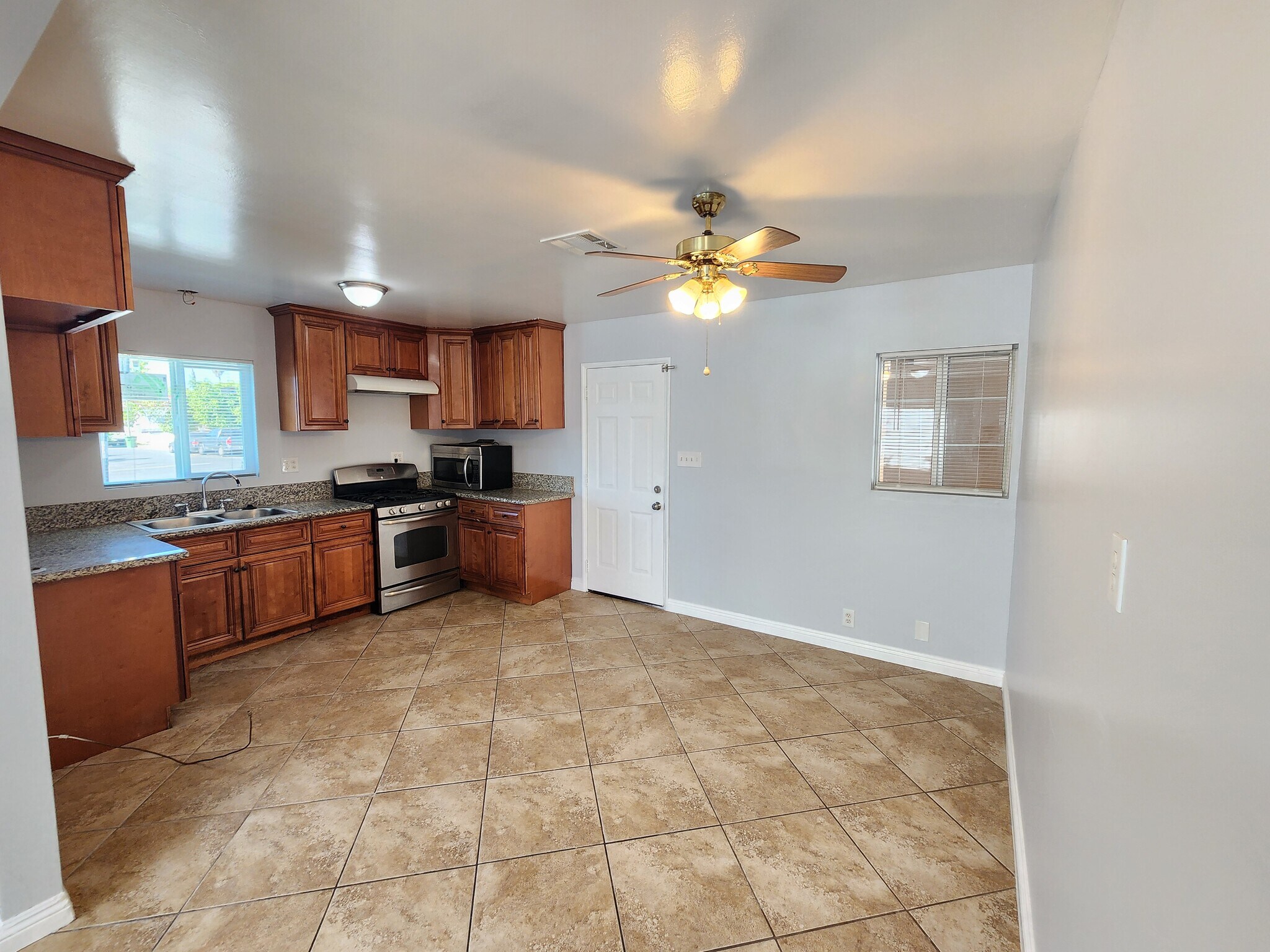 Building Photo - 7910 Nagle Ave