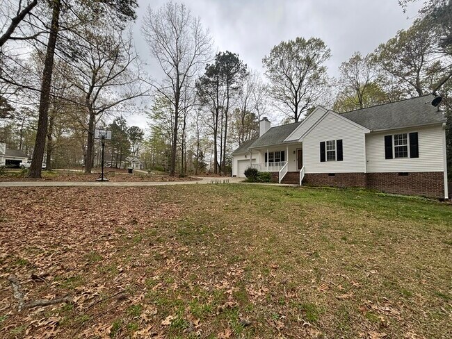 Building Photo - 20 Hollyfield Ln