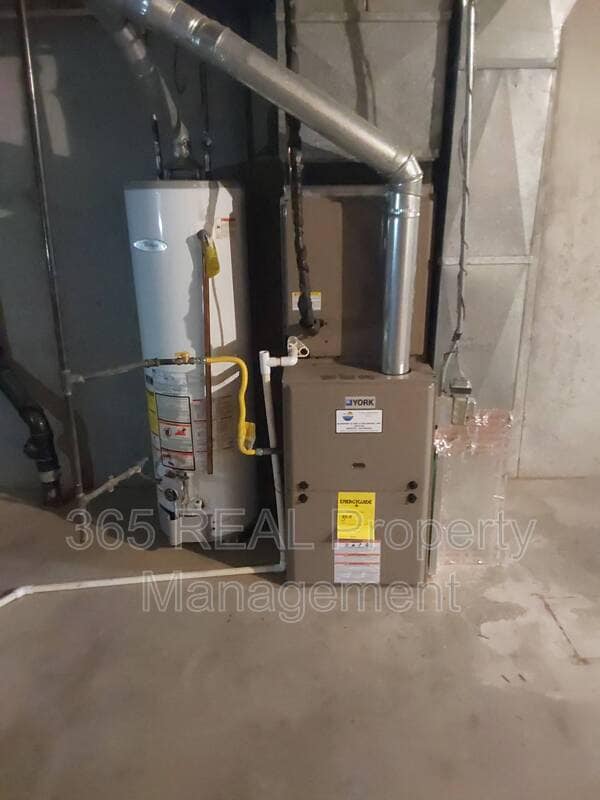 Building Photo - 909 44th Ave Ct