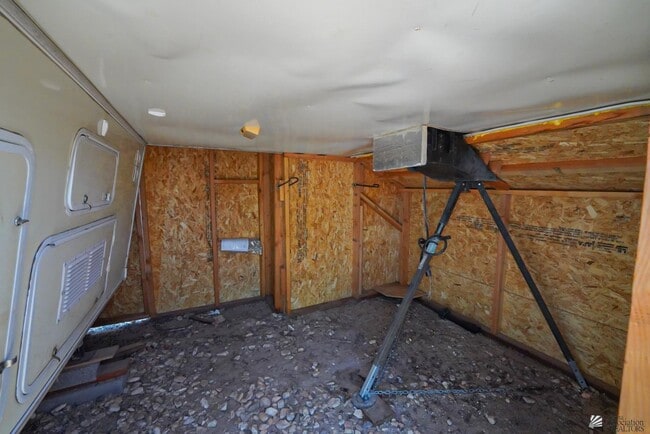 Building Photo - 13308 E 48th Dr