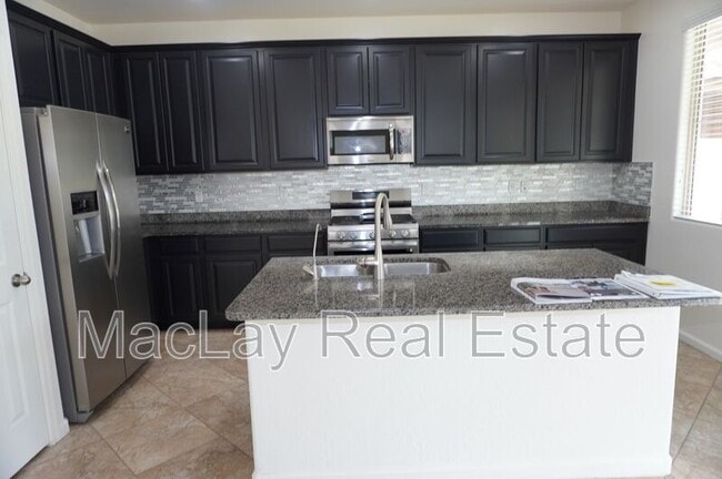 Building Photo - 3263 S Miller Dr