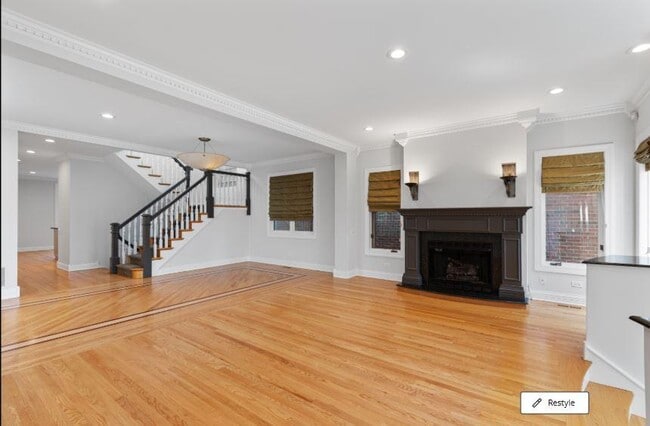Building Photo - 4 bedroom in Chicago IL 60614