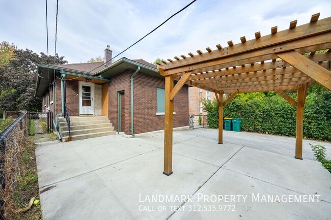 Building Photo - 812 Farragut Pl
