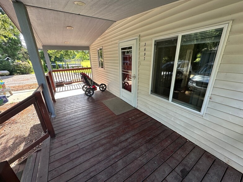 Building Photo - 3697 Lindsay Rd