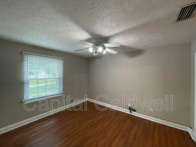 Building Photo - 13686 Orange Sunset Dr