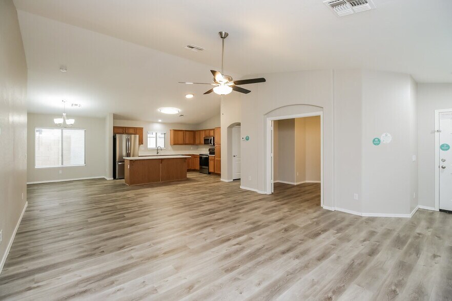 Building Photo - 39378 N Parisi Cir