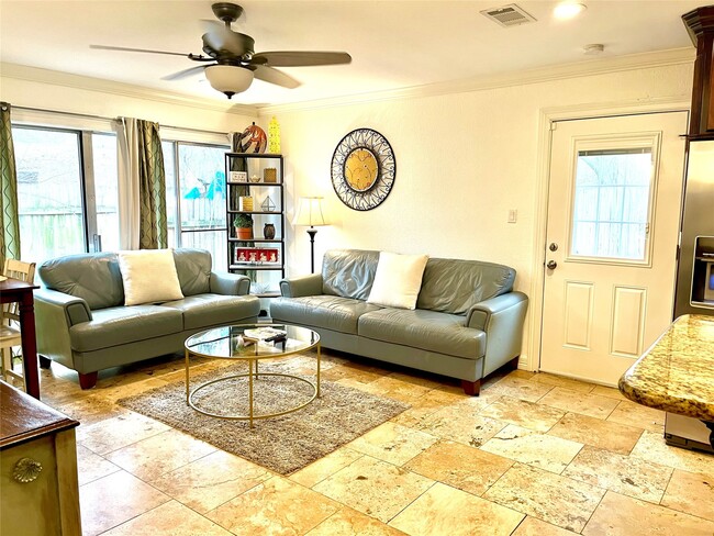 Building Photo - 2109 N Red Cedar Cir