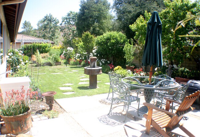 Building Photo - Beautiful Calabasas home with marble floor...