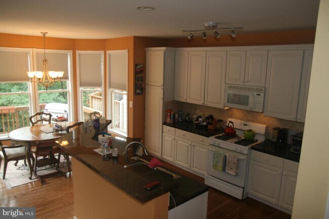 Building Photo - 20925 Cheyenne Terrace