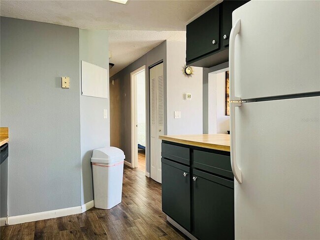 Building Photo - 5026 Water Oak Dr