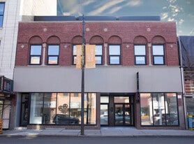 Building Photo - 1637 W Chicago Ave