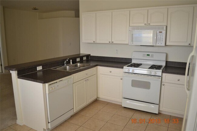 Building Photo - 24902 Vintage Ct