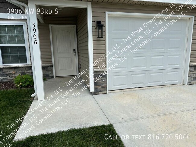 Building Photo - 3906 NW 93rd St