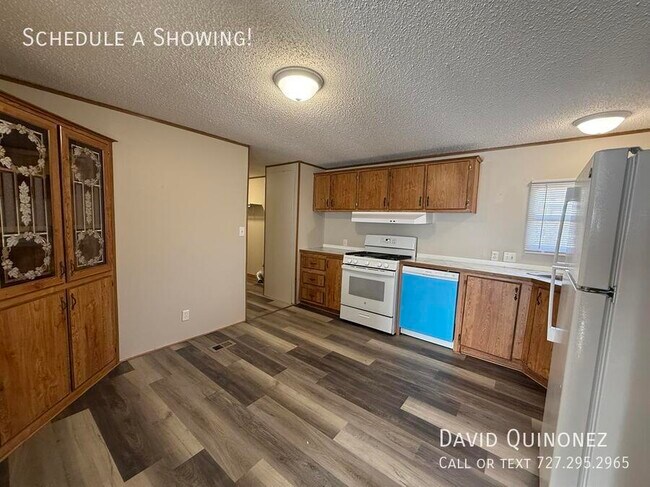 Building Photo - 6622 Country Ln