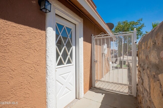 Building Photo - 11641 Desert Keep Dr