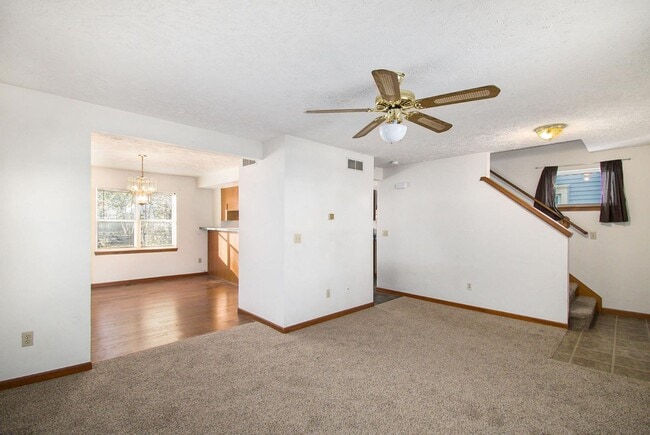 Building Photo - 528 Avon St