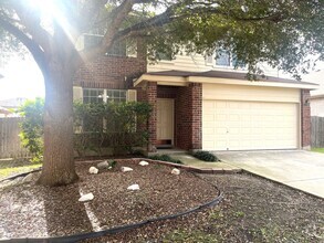 Building Photo - 4 Bedroom 2 1/2 Bath in Cibolo!