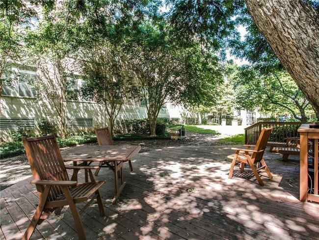 Building Photo - 2331 Worthington St