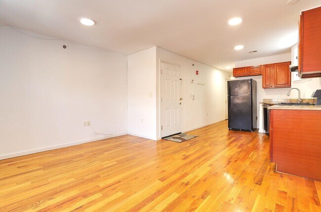 Building Photo - 236 Van Horne St