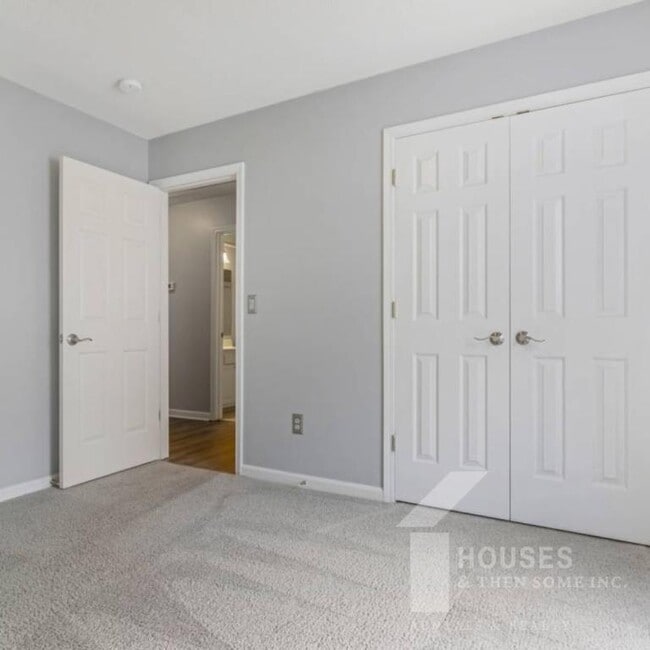 Building Photo - 110 Stonington Way