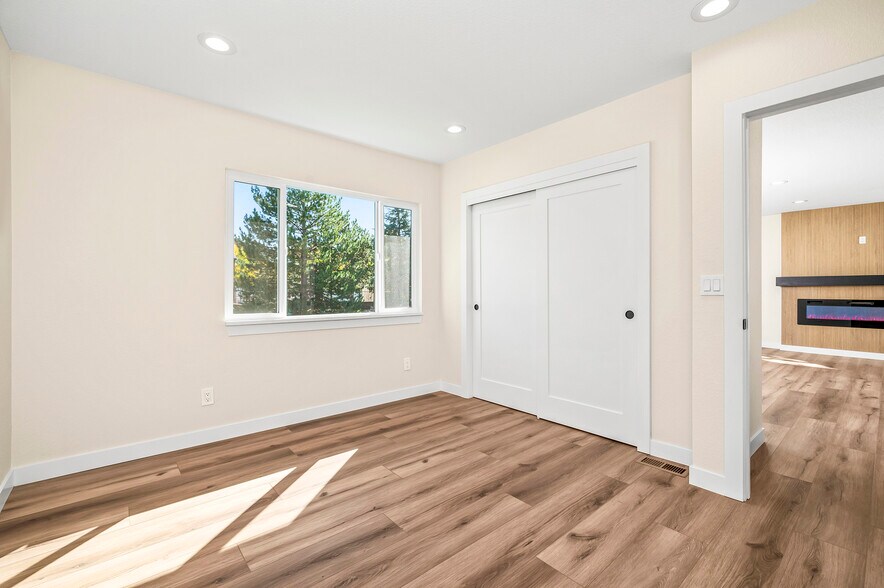 Building Photo - 2435 S Race St