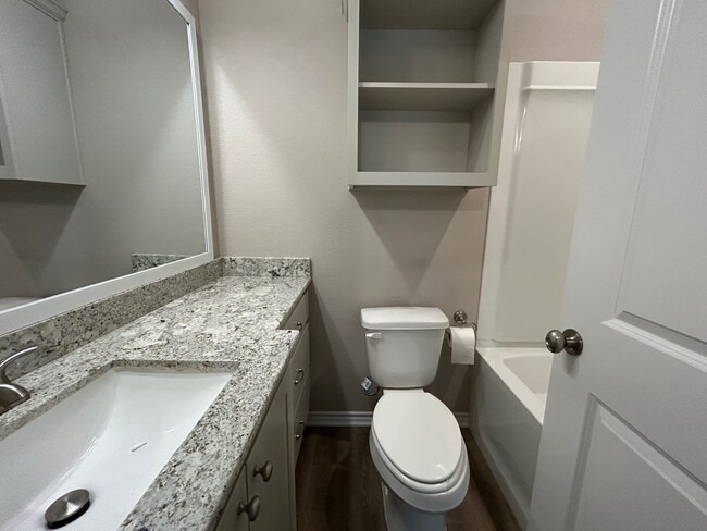 Building Photo - 511 Hayes Ln