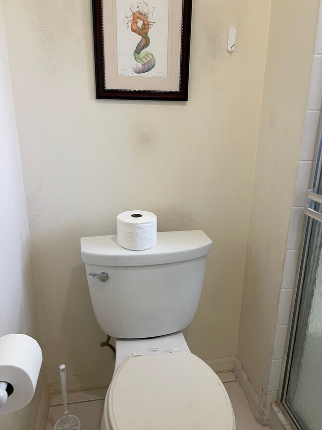 Building Photo - Fabulous Newly available Seasonal Rental i...