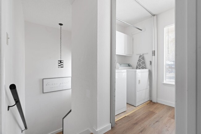 Building Photo - Desoto Courts | Townhome | Furnished