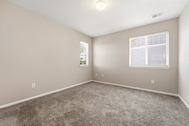 Building Photo - $3,340.95 with $300 off the first month's rent, 4 Beds - 4 Bath, Single Family Home in Trail Park...