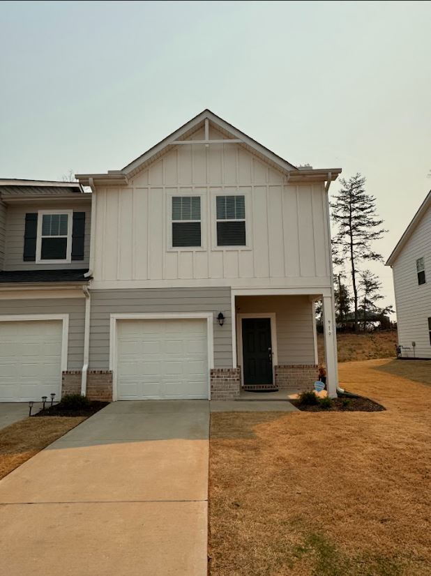 Building Photo - Furnished or Unfurnished – Modern 3BR Home...