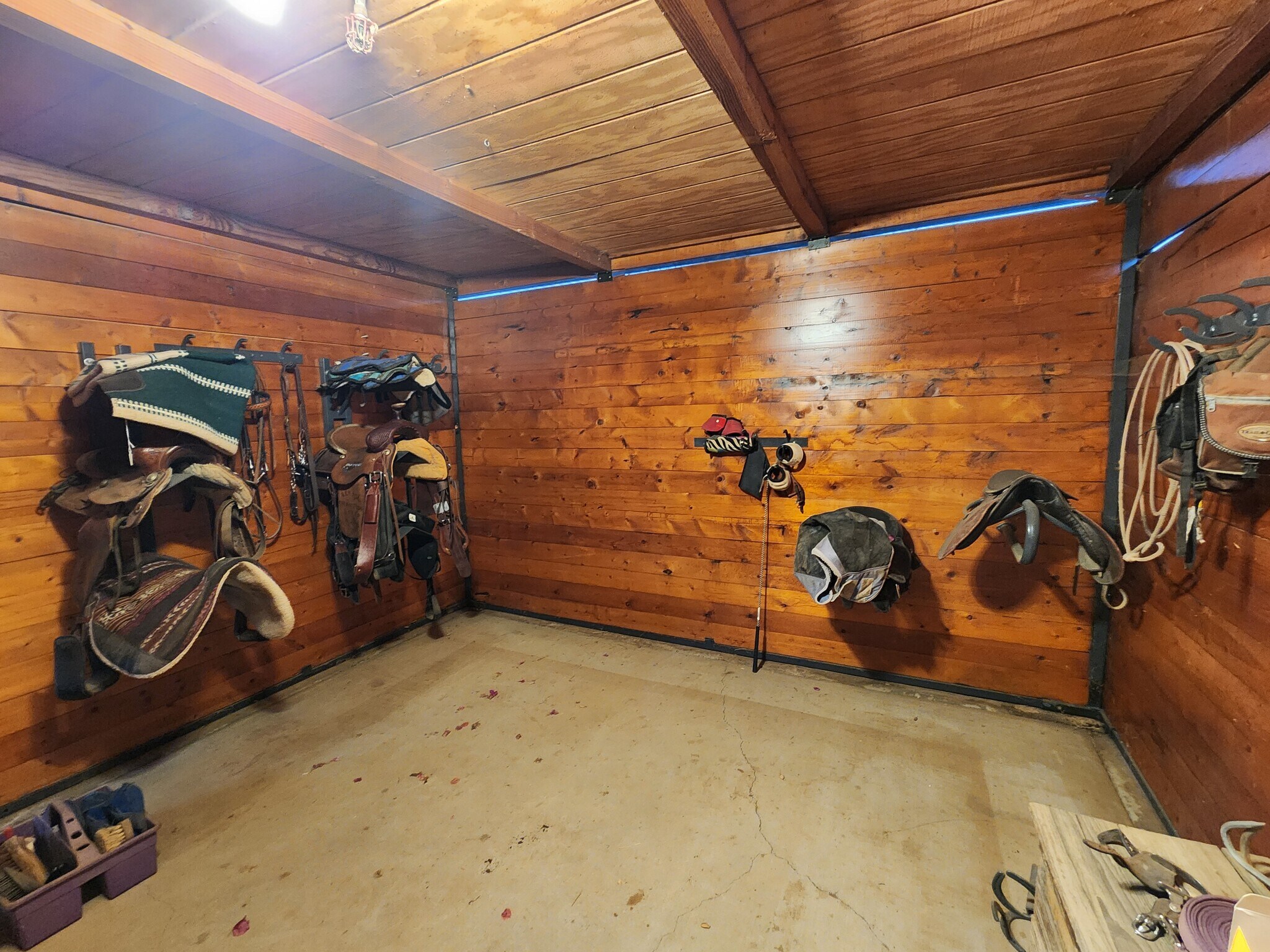 Building Photo - 2029 Willow Glen Rd