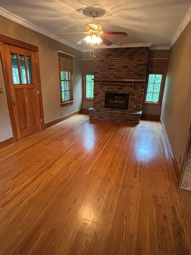 Building Photo - Great House in a great location!