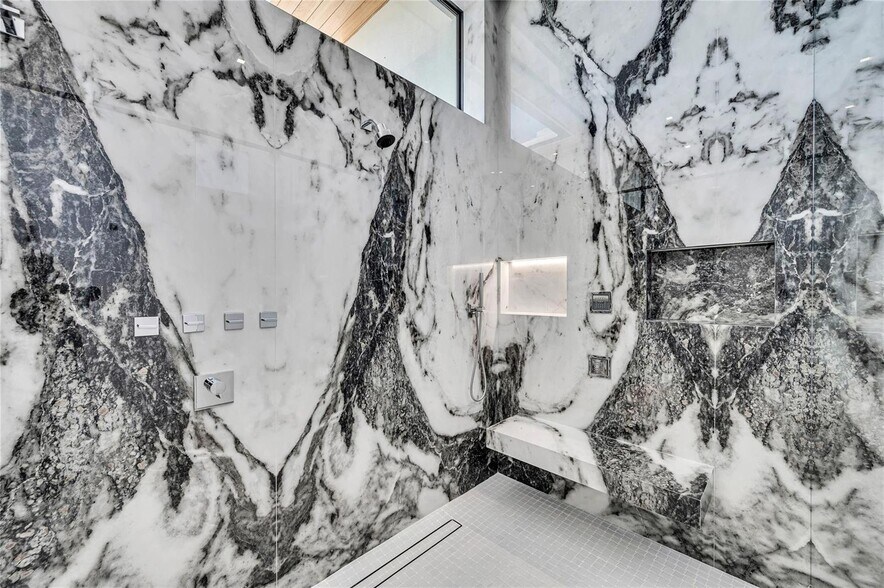 Building Photo - 408 Coral Way