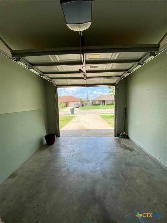 Building Photo - 3510 Crescent Dr