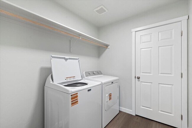 Building Photo - 2869 N Arroyo Vis Wy