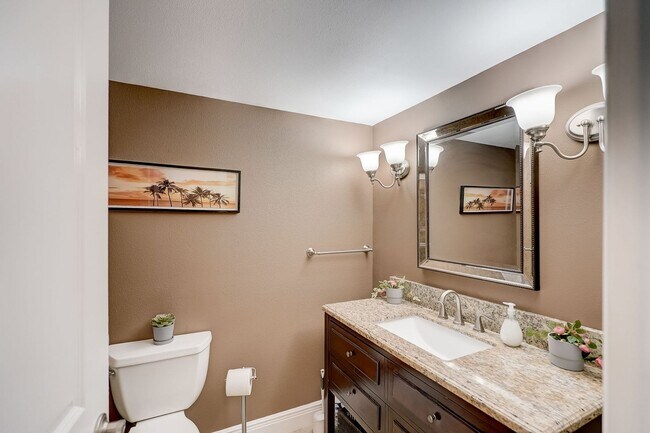 Building Photo - Seaside Serenity: Luxurious Gulf-Front Retreat on Southern Longboat Key