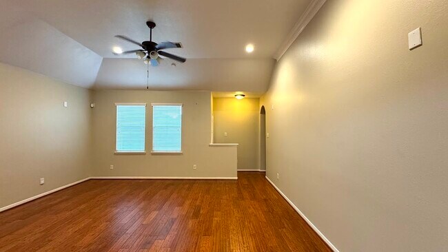 Building Photo - 8923 Willow Wind Ln
