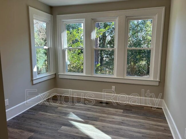 Building Photo - 311 Bracken St