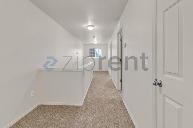 Building Photo - Unit