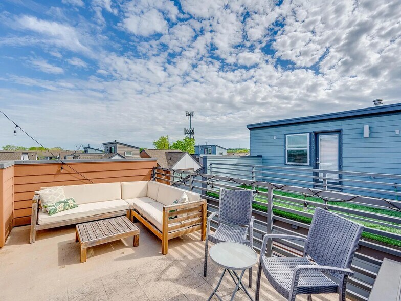 Building Photo - 1406 Waterloo Shore Ln