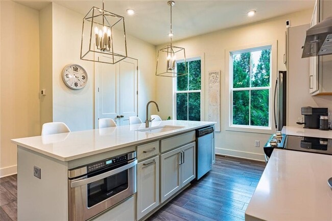 Building Photo - 305 Dilbeck Cir