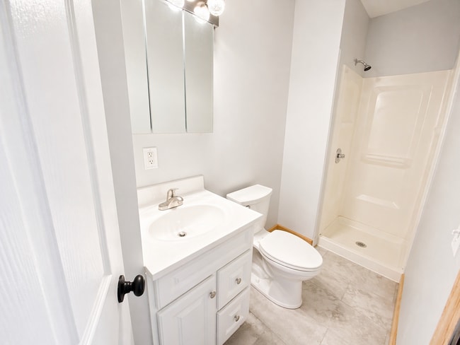Building Photo - Updated 3 Bedroom Home Near Westgate Park with Modern Finishes