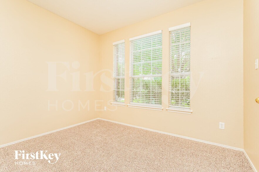 Building Photo - 4000 Drexmore Rd